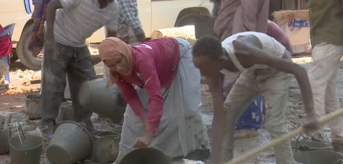 Hooyo Soomaaliyeed oo ku nool Baladweyne oo ku dhiiratay ineey nolosheeda ka maareeyso dhismaha guryaha