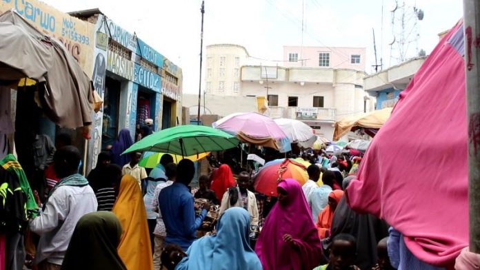 Suuq yari soo wajahdey Ganacsatada ku iibi Suuqa Baydhabo Sujaayadaha iyo Marakaneecooyinka.