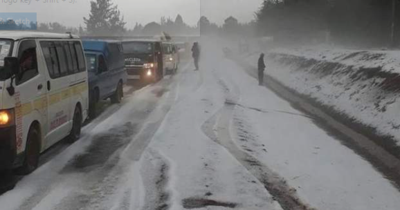 Roob baraf wata oo ka da’ay qaybo ka mid ah Kenya