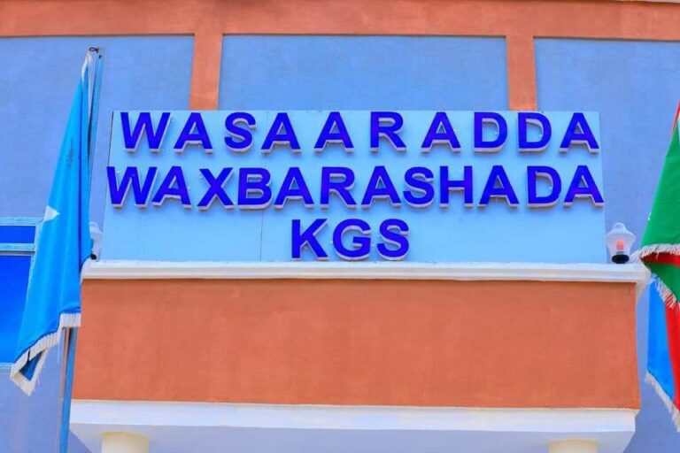 Macalamiinta Baydhabo Oo Ka hadlay isbedelka Lagu Sameeyay Jadwalka maalmaha waxbarashadda iskuullada.