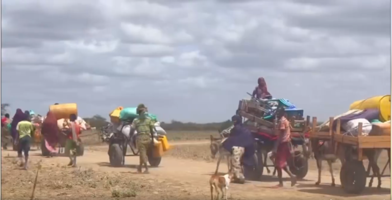 Maamulka Degmada Wanlaweyn Oo dalbadey in Gurmad la gaarsiiyo dadkii ku barakacay Fatahaadii Webiga.