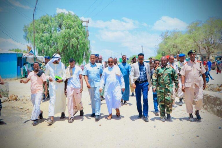 Maamulka Gobalka Saaxil Oo Kulan Lagu Xoojinayo Nabad-gelyada La qaatay Bulshada Degmada Sheekh.