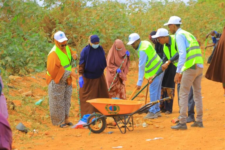 Ololaha Nadaafadda Dowladda Hoose Degmada Baydhabo Oo La dahfuray.