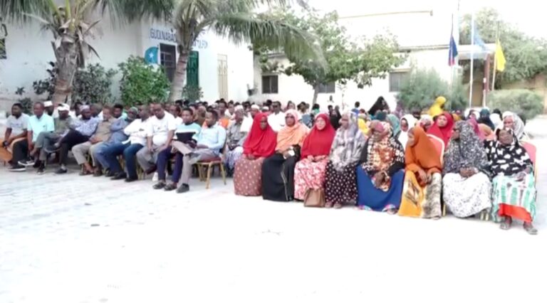 Maamulka Degmada Waaberi iyo Bulshada Oo ka wada hadlay ilaalinta Nadaafada iyo Amniga.