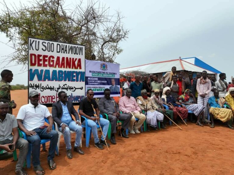 Bulshada Deegaanka Waab-weyne Oo dalbadey in la soo gaarsiiyo Adeega Isgaarsiinta dalka.