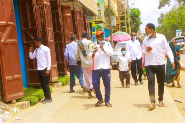 Dowladda Hoose Baydhabo Oo Ganacsatada ka Wacyigelisey ilaalinta Nadaafada Magaalada