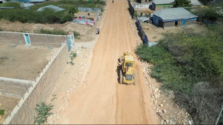 Dhismaha Wadada isku Xirta Farlibaax iyo Baladweyne Oo meel gaban-gaba ah mareysa