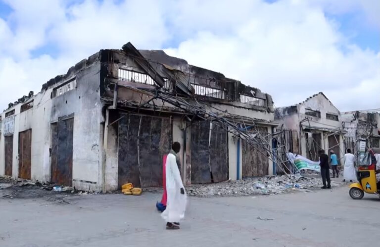 Bulshada Soomaaliyeed Oo Loogu baaqey Caawinta Ganacsatadii ku hanti beeshey Suuqa Ceelasha Biyaha.