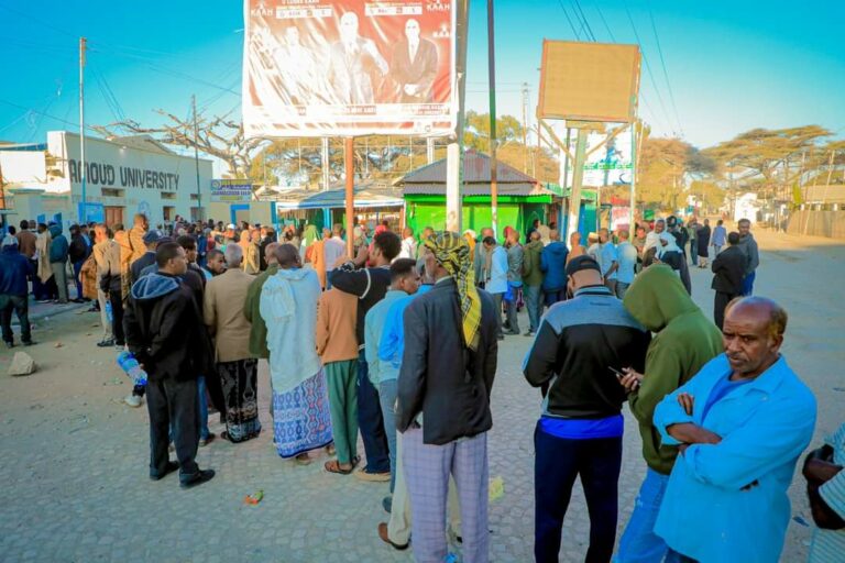 Shacabka Somaliland oo codkooda ka dhiibtay doorashada isku sidkan